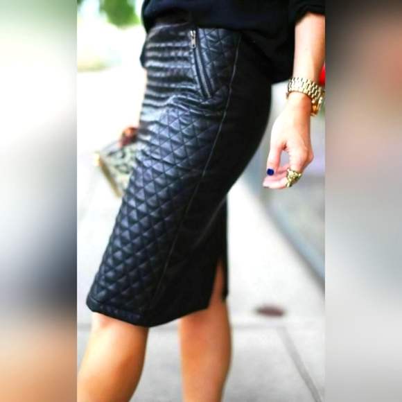 Ann Taylor Quilted Faux Leather Pencil Skirt Size 6 Black - Picture 2 of 10